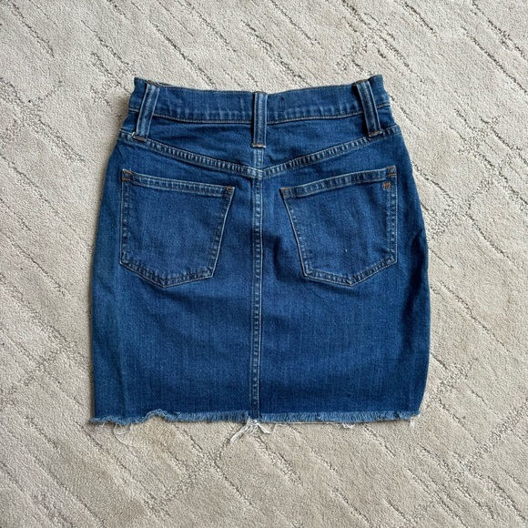✨ Madewell Stretch Denim Straight Mini Skirt: Step-Hem Edition - Picture 11 of 12